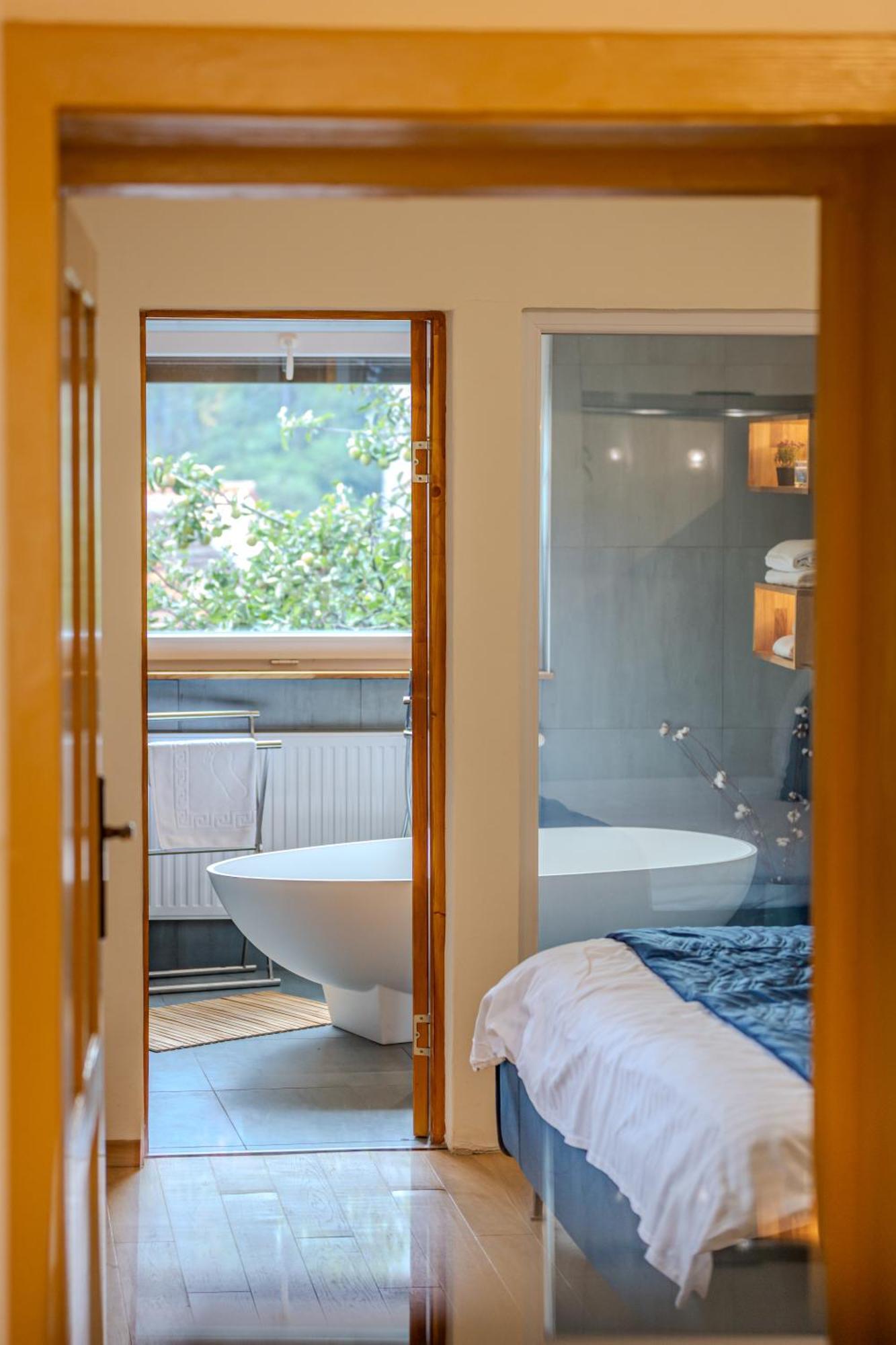 Lagom - Hot Tub Hideout Brașov Exterior foto